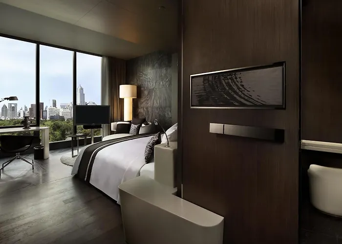 Hotel So/