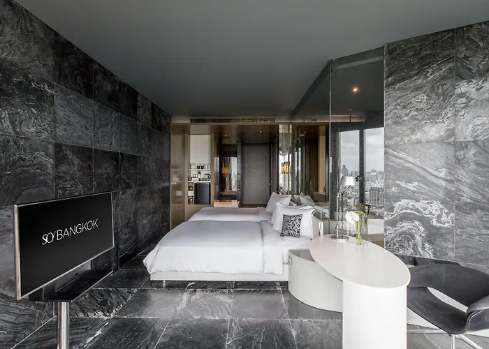 Hotel So/